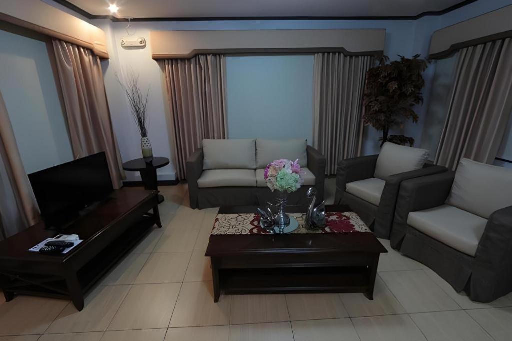 D' Leonor Hotel Davao City Dış mekan fotoğraf